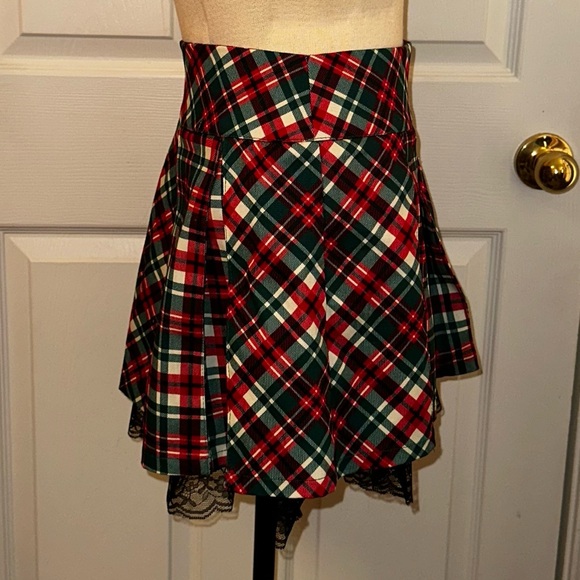 Sugar Thrillz Dolls Kill ‘HOLIDAY PARTY’ Red Green Black Plaid Skirt XL NWT - Picture 4 of 10